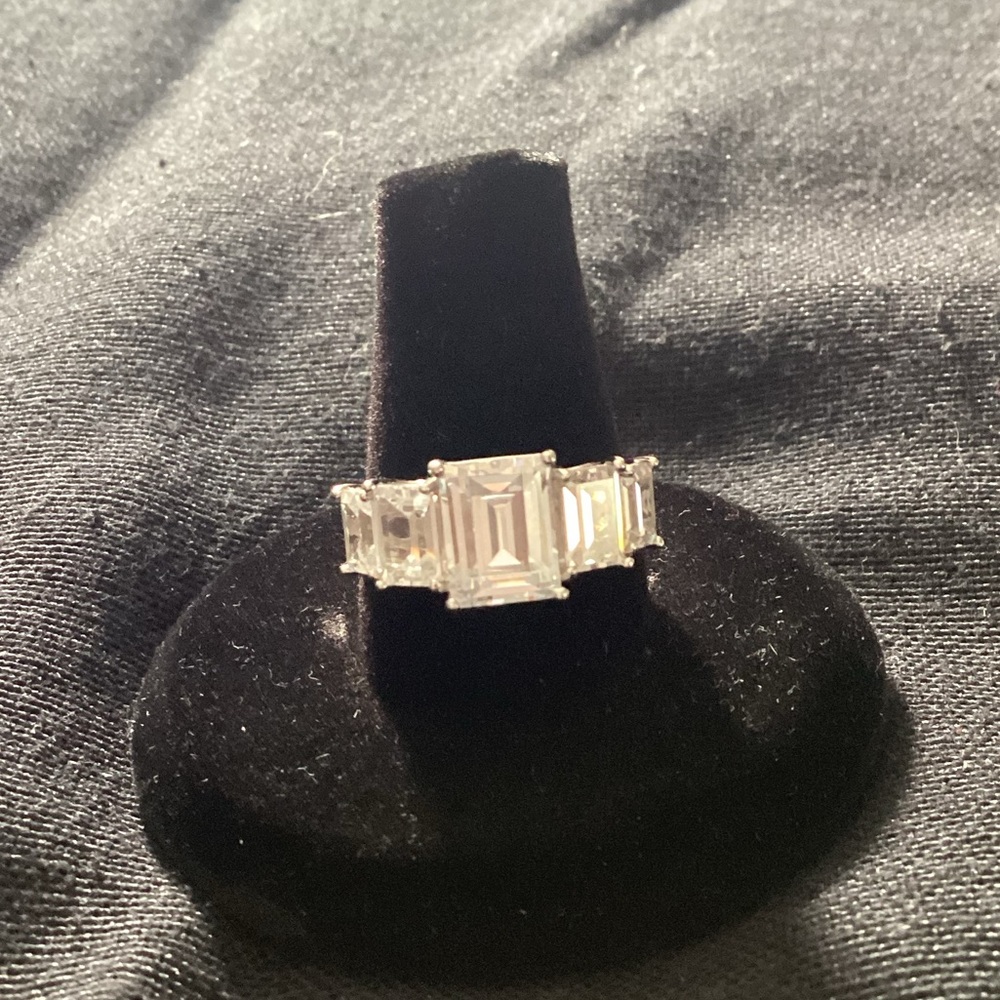 Lia Sophia Square Cut Size 7 Ring